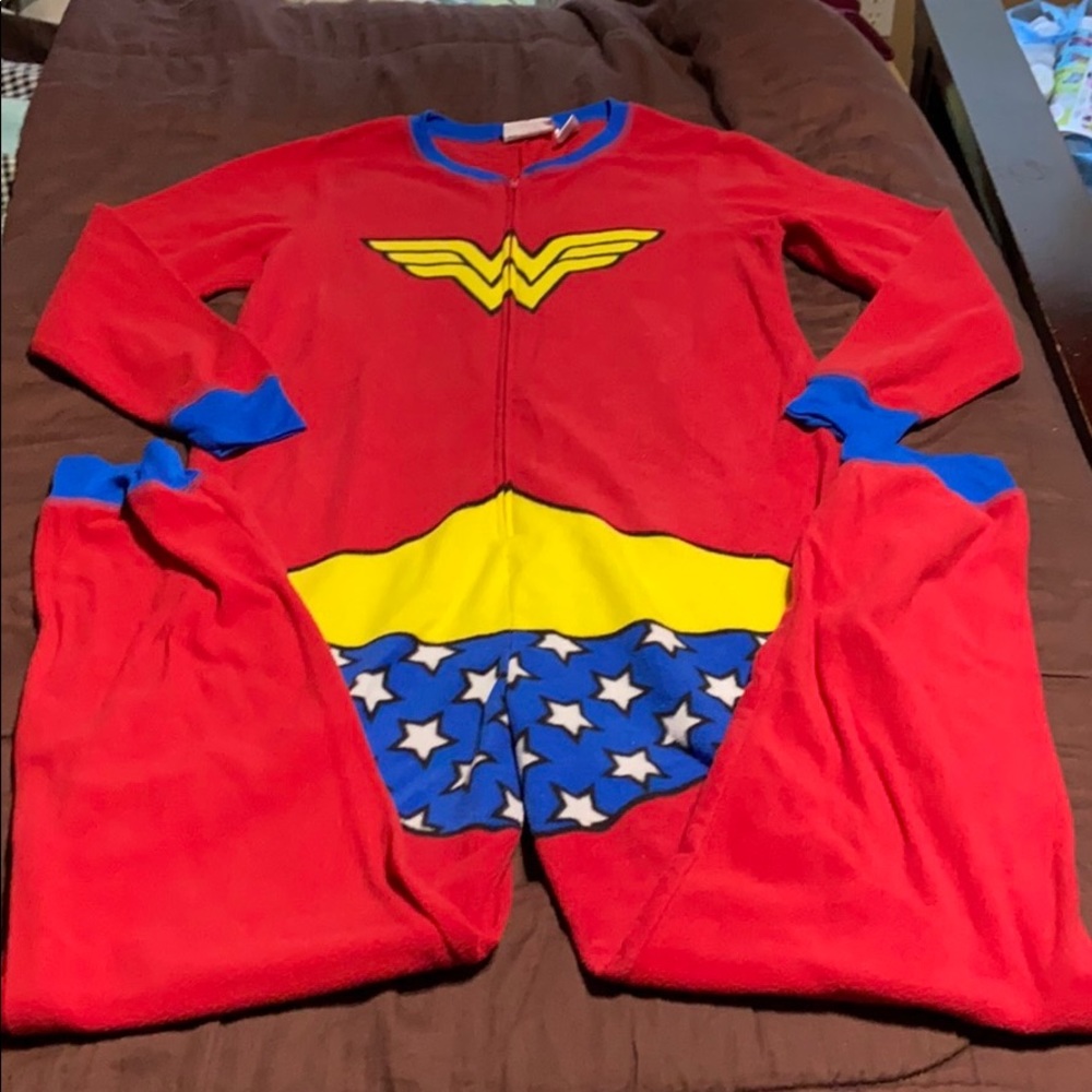 DC Comics Brand. EUC!